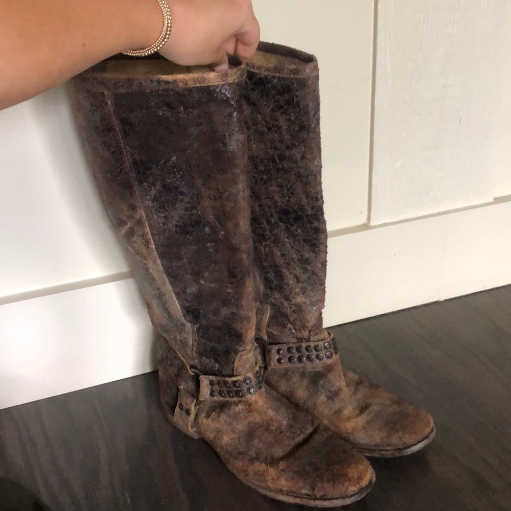 Distressed FRYE boots!!! Size 10!!!